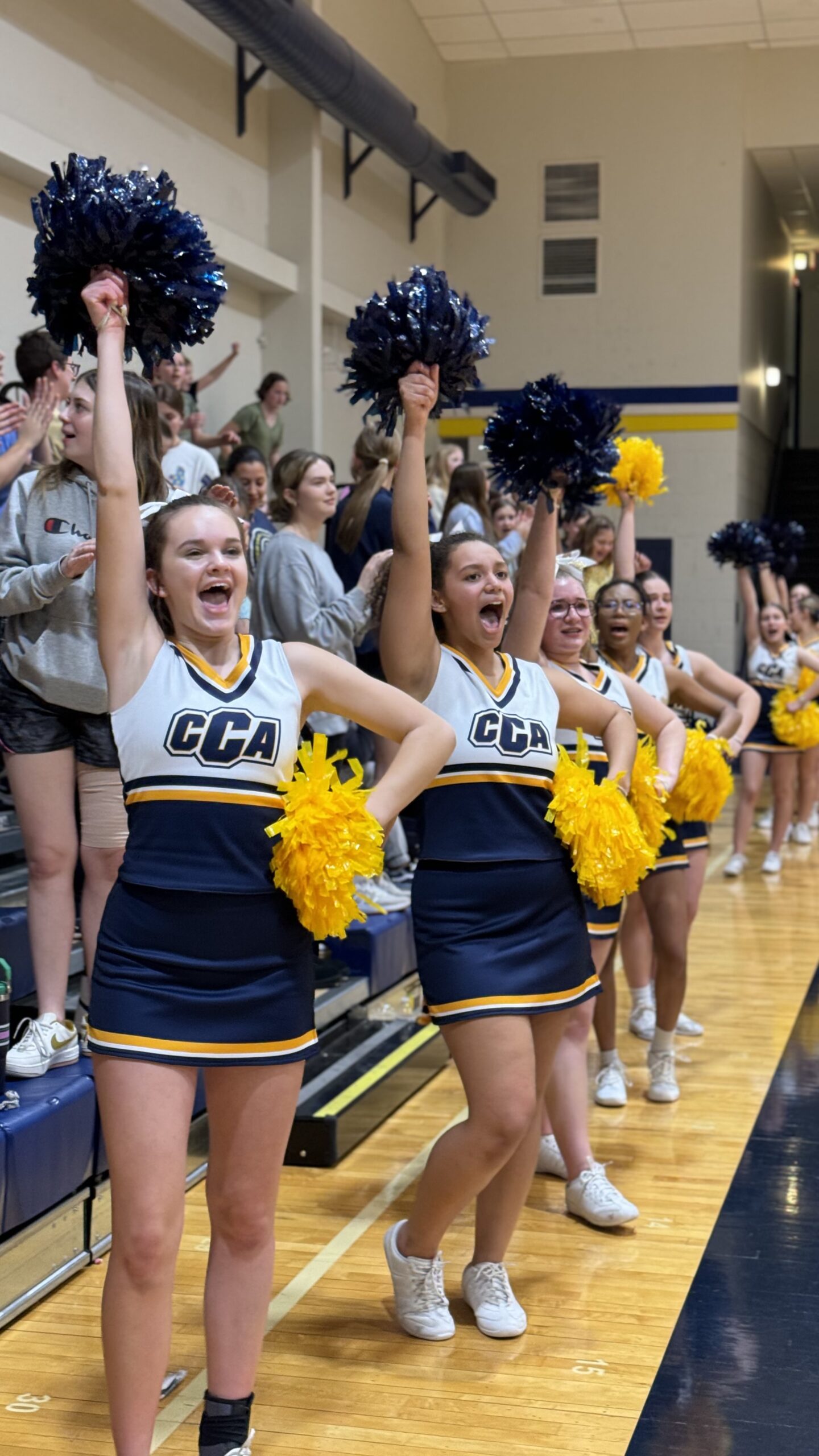 pic girls cheering